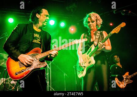 Samantha Fish e Jesse Dayton alla voce e chitarra Foto Stock