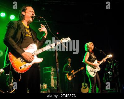 Samantha Fish e Jesse Dayton alla voce e chitarra Foto Stock