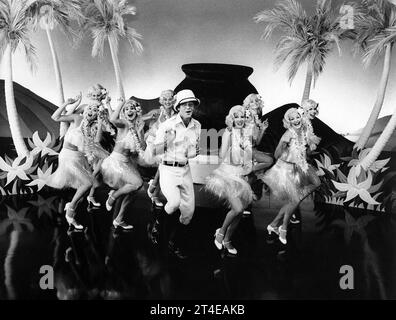 Numero di canzone e ballo dell'ensemble, sul set del film musicale britannico "The Boy Friend", MGM/EMI Films, 1971 Foto Stock