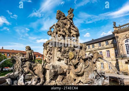 Il Neues Schloss, il Palazzo nuovo e la Fontana del Margravio a Bayreuth, Germania. Progettato da Elias Raentz nel 1699-1705 come monumento a Margravio Christia Foto Stock