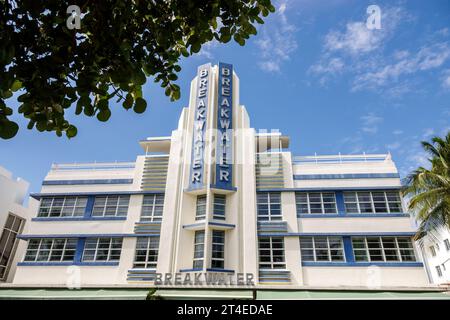 Miami Beach Florida, esterno, hotel con ingresso frontale, Ocean Drive, insegna dell'hotel Breakwater South Beach, architettura in stile Art Deco, hotel mo Foto Stock