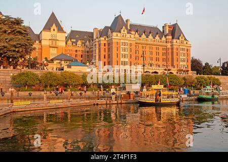 Inner Harbour e Fairmont Empress, Victoria, Vancouver Island Foto Stock