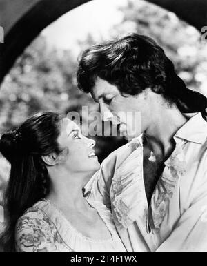 Gemma Craven, Richard Chamberlain, sul set del film musicale britannico "The Slipper and the Rose: The Story of Cenerentola", Universal Pictures, 1976 Foto Stock