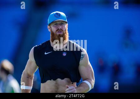 Charlotte, NC, USA. 29 ottobre 2023. Il tight end dei Carolina Panthers Hayden Hurst (81) prima della partita della NFL contro gli Houston Texans a Charlotte, NC. (Scott Kinser/Cal Sport Media). Credito: csm/Alamy Live News Foto Stock