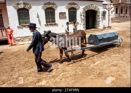 GRAN CANARIA, SPAGNA - 1 agosto 2023: Sioux City è una città di cowboy ricreata con spettacoli e popolare tra i turisti Foto Stock