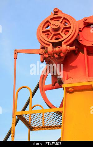 Puleggia albero motore unità di pompaggio traversa, primo piano della foto Foto Stock