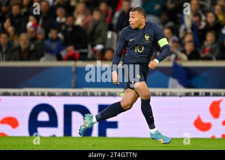 Lille, Francia. 17 ottobre 2023. Kylian Mbappe (10), francese, raffigurato durante una partita di calcio tra le squadre nazionali di Francia e Scozia in amichevole, il 17 ottobre 2023 a Lille, in Francia. (Foto di David Catry/Sportpix) credito: Sportpix/Alamy Live News Foto Stock