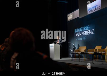 Industriekonferenz 2023 von BMWK und Bündnis für Zukunft der industrie Industriekonferenz 2023 von BMWK und Bündnis für Zukunft der industrie, Berlin Berlin Deutschland Eventlocation Radialsystem *** Industry Conference 2023 of BMWK and Alliance for the Future of Industry Industry Industry Conference 2023 of BMWK e Alliance for the Future of Industry Industry Industry, Berlin Berlin Germany Eventlocation Radialsystem credito: Imago/Alamy Live News Foto Stock