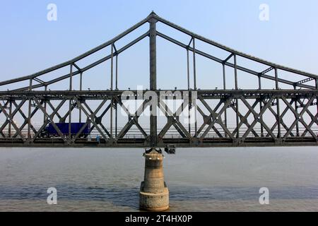 L'architettura del ponte di amicizia cina-rpdc, la città di dandong, la provincia di liaoning, la Cina Foto Stock