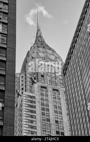 Foto in bianco e nero del Chrysler Building, alto 1046 metri e completato nel 1930, situato in Lexington Ave, nel centro di Manhatten, New York City Foto Stock