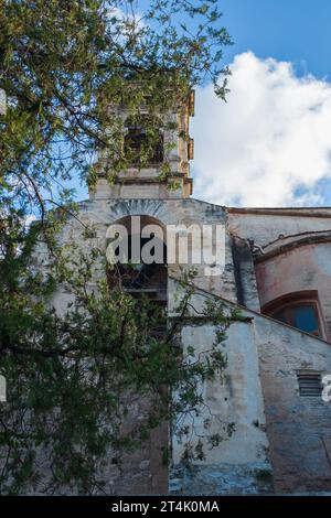 Palermo, Sicilia, 2016. Il campanile del monastero della chiesa di San Giovanni degli Eremiti (verticale) Foto Stock