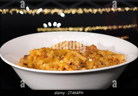 Mac e formaggio con tonno. Foto Stock