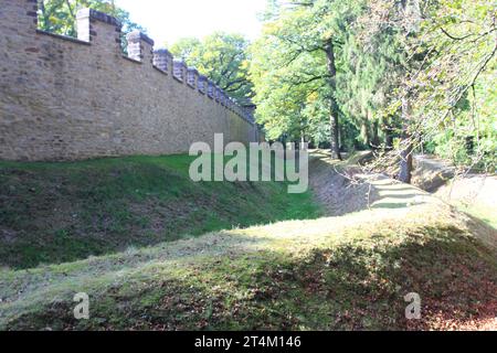 Bad Homburg, Germania 14 ottobre 2016: Il Saalburg è un forte romano situato sulla cresta principale del Taunus, a nord-ovest di Bad Homburg, Assia, Germania Foto Stock