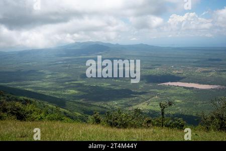 Vista dalle Ngong Hills, Great Rift Valley, situata a sud-ovest vicino a Nairobi, nel Kenya meridionale. Foto Stock
