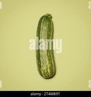 Ottimo per i globuli rossi. un midollo verde sullo sfondo di uno studio. Foto Stock