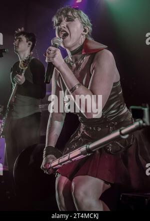 Nottingham, Regno Unito. 31 ottobre 2023, evento: The Rescue Rooms. HUNNA con il supporto di BAND OF SILVER e SICKJOY. NELLA FOTO: Avery Silvernagel (Band of Silver) Credit:Mark Dunn/Alamy Live News (da accreditare su tutte le immagini pubblicate). Foto Stock