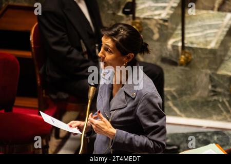 Parigi, Francia. 31 ottobre 2023. Amélie Oudéa-Castéra, ministro dello sport e dei Giochi olimpici e paraolimpici, interviene durante le interrogazioni alla sessione del governo all'Assemblea nazionale. Una sessione settimanale di domande al governo francese all'Assemblea Nazionale al Palais Bourbon, a Parigi. (Foto di Telmo Pinto/SOPA Images/Sipa USA) credito: SIPA USA/Alamy Live News Foto Stock