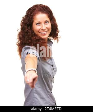 Questa donna sa cosa vuole. Foto studio di una giovane donna attraente isolata su bianco. Foto Stock