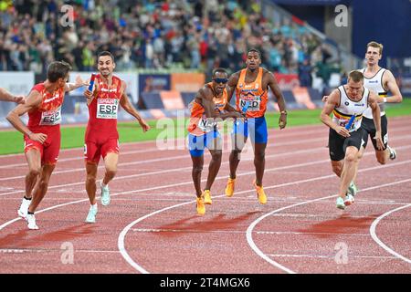 Relè 4x400 definitivo: Spagna, Paesi Bassi, Belgio. Campionati europei di Monaco 2022 Foto Stock