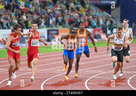 Relè 4x400 definitivo: Spagna, Paesi Bassi, Belgio. Campionati europei di Monaco 2022 Foto Stock