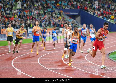 Samuel Garcia (Spagna), Ramsey Angela (Paesi Bassi). Uomo 4x400 metri relay final. Campionati europei di Monaco 2022 Foto Stock