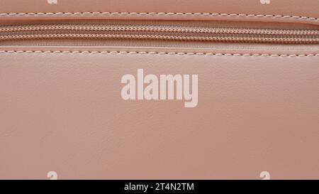 montatura completa texture in pelle marrone con zip Foto Stock