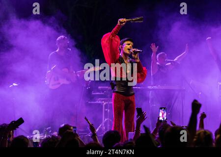 Concerto di Rodrigo Cuevas, la Romería, festival la Luna en Vers, Sant Joan, Maiorca, Isole Baleari, Spagna Foto Stock