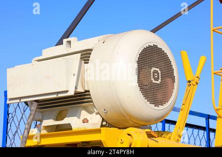 Motore in un cantiere aperto, primo piano della foto Foto Stock