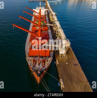 Nave che carica cereali al Wallaroo Jetty Foto Stock