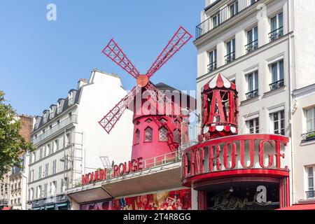 Teatro di cabaret Moulin Rouge, Boulevard de Clichy, quartiere Pigalle, Parigi, Île-de-France, Francia Foto Stock