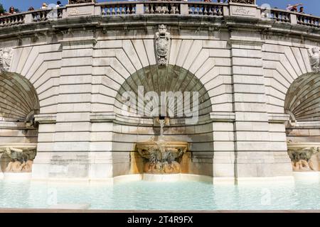 Fontana in Piazza Louise Michel, Montmartre, Parigi, Île-de-France, Francia Foto Stock