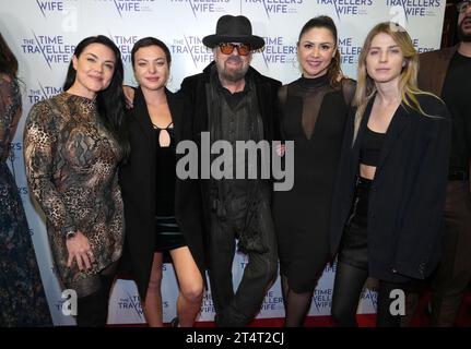 Dave Stewart arriva per la serata di apertura della moglie del viaggiatore del tempo: The Musical all'Apollo Theatre di Londra. Data foto: Mercoledì 1 novembre 2023. Foto Stock