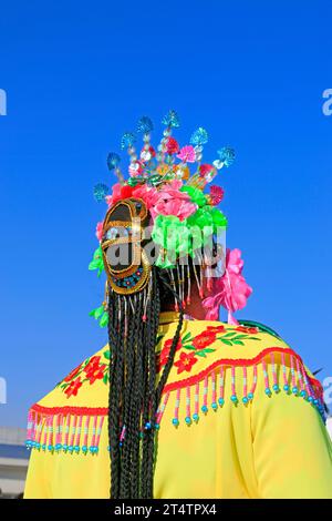 Copricapo da spettacolo di danza popolare cinese in stile tradizionale yangko, contea di Luannan, provincia di hebei, Cina Foto Stock