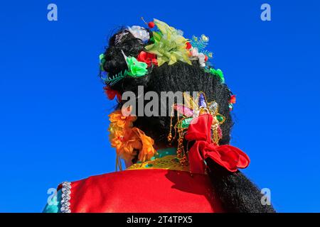 Copricapo da spettacolo di danza popolare cinese in stile tradizionale yangko, contea di Luannan, provincia di hebei, Cina Foto Stock