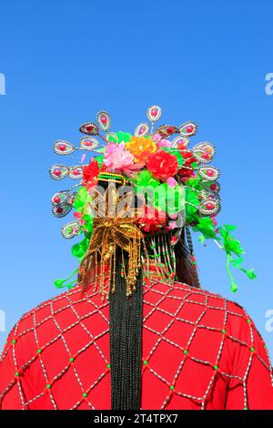 Copricapo da spettacolo di danza popolare cinese in stile tradizionale yangko, contea di Luannan, provincia di hebei, Cina Foto Stock