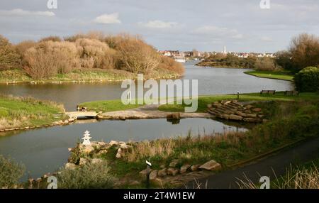 Vista del lago Fairhaven in una fredda giornata autunnale, Lytham St Annes, Lancashire, Inghilterra, Europa Foto Stock