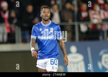 Adriel D Avila Ba Loua di Lech Poznan visto durante la partita di calcio dell'Ekstraklasa del 2023-24 tra Cracovia Krakow e Lech Poznan allo Stadio di Cracovia. Punteggio finale; Cracovia Krakow 1:1 Lech Poznan. Credito: SOPA Images Limited/Alamy Live News Foto Stock