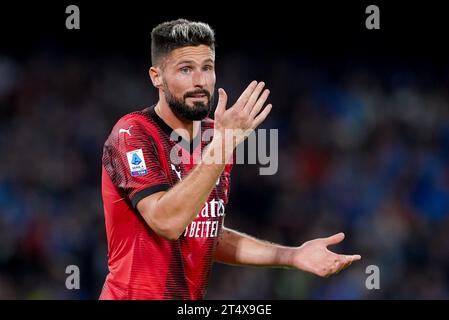 Olivier Giroud del Milan gesti durante la partita di serie A Tim tra il Napoli e il Milan allo Stadio Diego Armando Maradona il 29 ottobre 2023 a Napoli Foto Stock