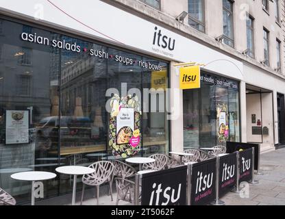 Ristorante fast food Itsu in Great Queen Street, Covent Garden, Londra, WC2, Inghilterra, REGNO UNITO Foto Stock