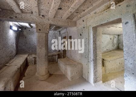 Tomba dei Capitelli (vi secolo a.C.), Necropoli della Banditaccia necropoli etrusca, Cerveteri, Lazio, Italia Foto Stock