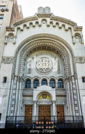 Sinagoga della Congregazione israeliana, situata nel parco di San Nicolas lavalle a Buenos Aires in Argentina. Foto Stock