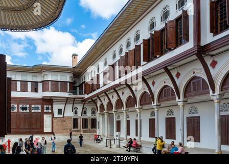 Istanbul, Turchia, turisti che visitano Harem del Palazzo Topkapi, solo editoriale. Foto Stock