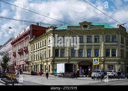 NIZNIY NOVGOROD, RUSSIA - 6 SETTEMBRE 2022. Casa del mercante E.E. Paltsev, monumento di urbanistica e architettura in via Bolshaya Pokrovskaya Foto Stock