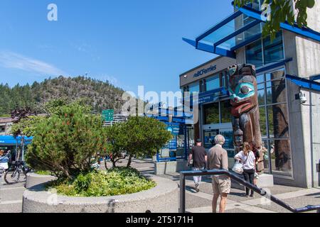 Vancouver, CANADA - giugno 28 2023: L'ingresso del terminal della BC Ferries Horseshoe Bay nelle giornate di sole. Horseshoe Bay è una comunità di West Vancouver, British Columbia Foto Stock