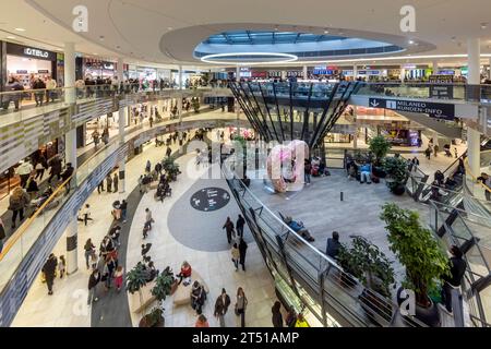 Einkaufszentrum Milaneo, Europaviertel Stuttgart./02.11.2023, Stoccarda, Baden-Württemberg, Deutschland, Europa *** Centro commerciale Milaneo, Europaviertel Stuttgart 02 11 2023, Stoccarda, Baden Württemberg, Germania, Europa crediti: Imago/Alamy Live News Foto Stock