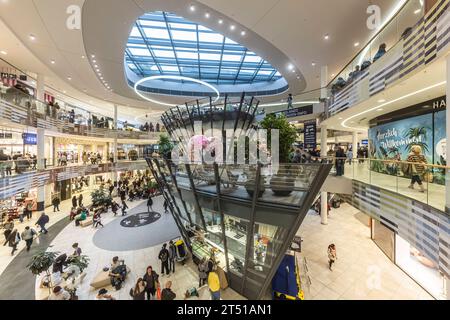 Einkaufszentrum Milaneo, Europaviertel Stuttgart./02.11.2023, Stoccarda, Baden-Württemberg, Deutschland, Europa *** Centro commerciale Milaneo, Europaviertel Stuttgart 02 11 2023, Stoccarda, Baden Württemberg, Germania, Europa crediti: Imago/Alamy Live News Foto Stock