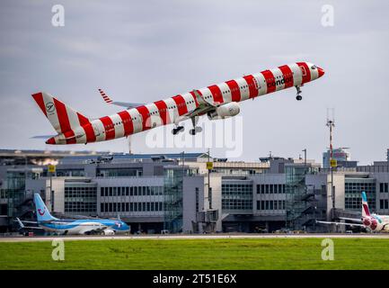 Condor, Boeing 720, D-ABOM, decollo all'aeroporto internazionale di Düsseldorf, Foto Stock