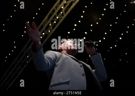 Essen, Germania. 2 novembre 2023. Stefan Mross si esibisce al mercatino di Natale di Essen-Steele, Germania. Crediti: Sarah Lobin/Alamy Live News. Foto Stock