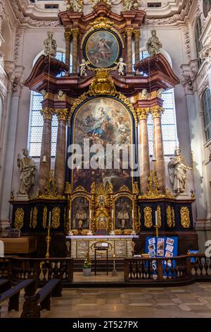 Santi catacombe nella basilica collegiata di Waldsassen. Vitaliano e Gratiano al tabernacolo sull'altare della Vergine Maria. Waldsassen, Germania Foto Stock
