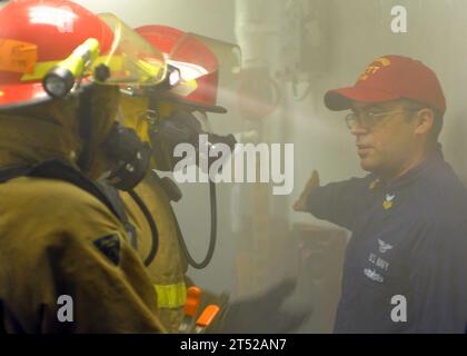 Portaerei, vettore, CVN 65, controllo dei danni, antincendio, General Quarters, marina, navi, addestramento, Marina degli Stati Uniti, USS Enterprise (CVN 65), work-up Foto Stock